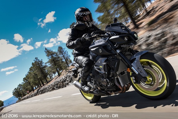 Yamaha MT-10 sur nationale