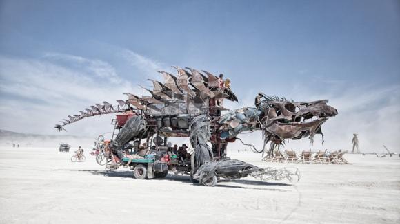 metal-lizard-art-car.jpg