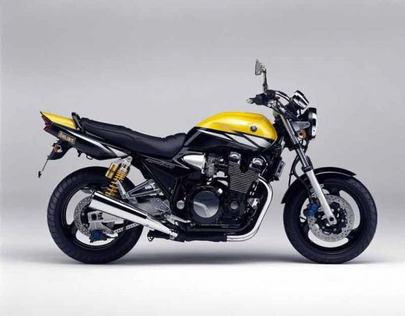 2003xjr1300static08tcm22.jpg