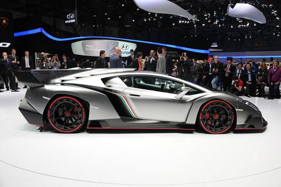 800px-2013-03-05_Geneva_Motor_Show_7894.JPG