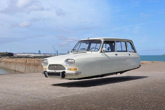 4-voiture-volante.jpg