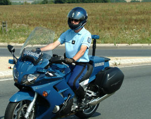 motocycliste_en_gendarmerie_departementale.jpg