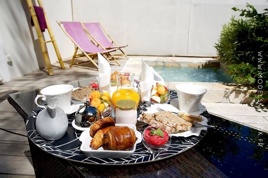 petit-dejeuner-au-soleil.jpg