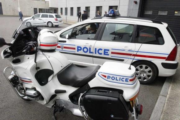 voiture-et-moto-police-nationale-MAXPPP-930620_scalewidth_630.jpg