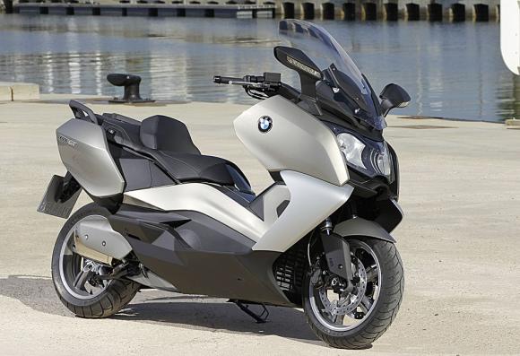 05352294-photo-essai-scooter-bmw-c-600-sport-et-c-650-gt.jpg