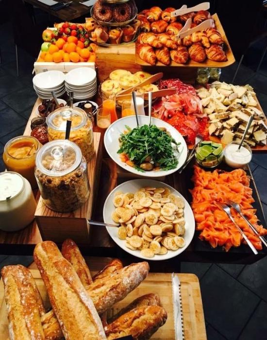 brunch-initial_3487169.jpg