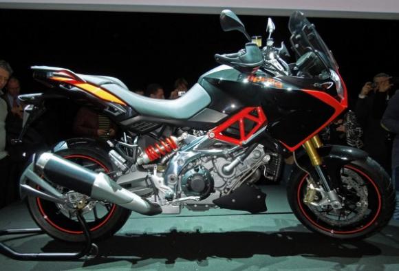 Aprilia_Caponord_1200_2013_00.jpg