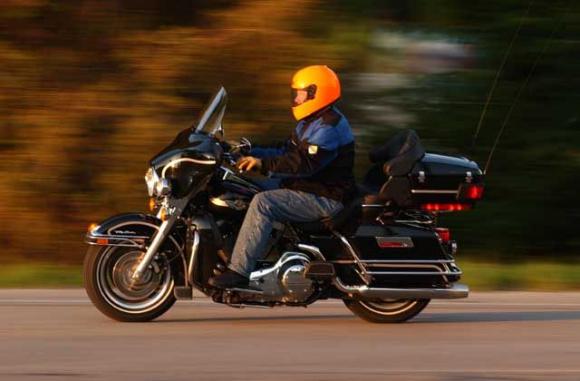 l+2003_harley_davidson_flh+left_road.jpg