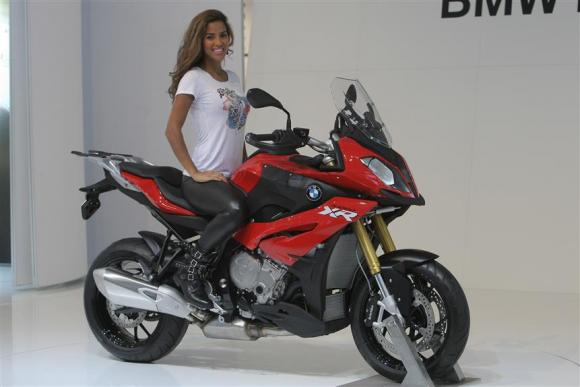 bmw-s1000-xr-2015-005.jpg