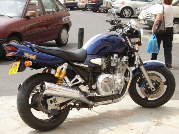 photo_moto_yamaha_xjr_4.jpg