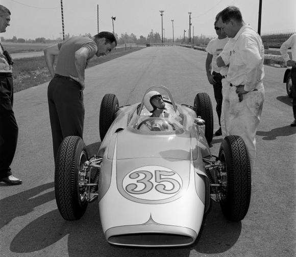 12-struggles-1962-static-indy-car-number-35-front-with-mickey-thompson-3rd-in-sequence.jpg