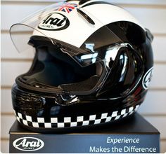 6053af303fd98e4326953079d7351f04--retro-design-helmet.jpg
