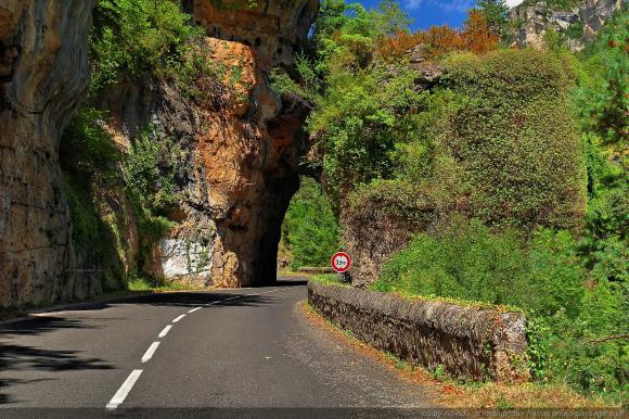 route-tunnel-gorges_du_tarn.jpg