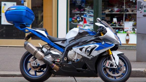 S1000RRTOPCASE-850x478.jpg