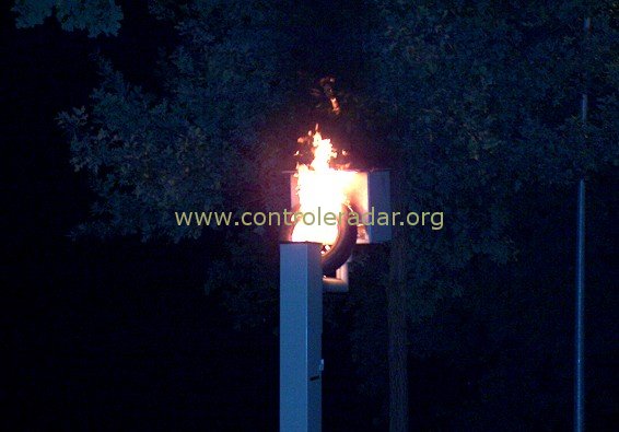 burning-gatso-speed-camera-04.jpg