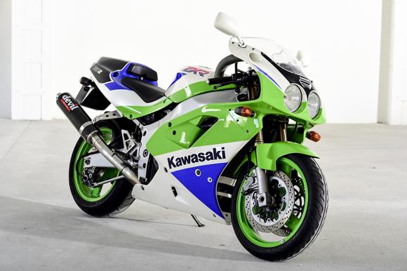 Kawasaki-ZXR-750-R-3.jpg