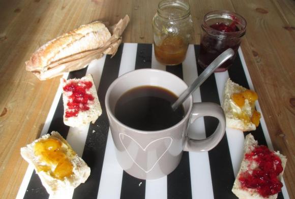 1556208714_petit_dejeuner_traditionnel_francais-1.jpg