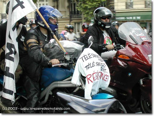 Manifestation FFMC (c) 14 juin 2003 - www.lerepairedesmotards.com