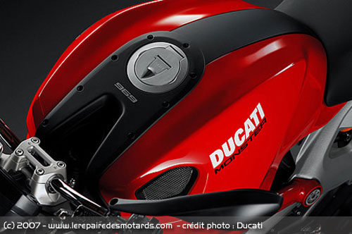 Ducati Monster 696