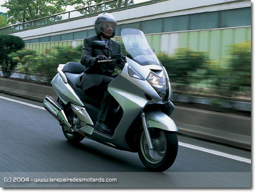 honda-silverwing_action_.jpg