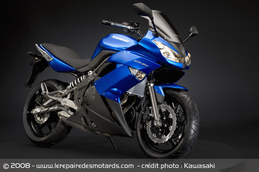 http://www.lerepairedesmotards.com/img/motos/kawasaki/nouveautes-2009/kawasaki-er6-f-34av.jpg