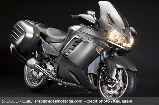 Kawasaki GTR 1400  argent