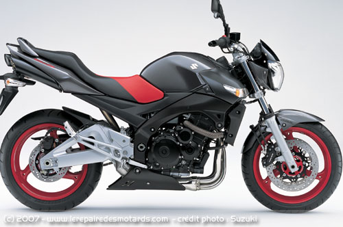 Suzuki GSR 600