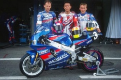 Dominique Sarron, Yasutomo Naguai et Christian Sarron (photo : Yamaha)