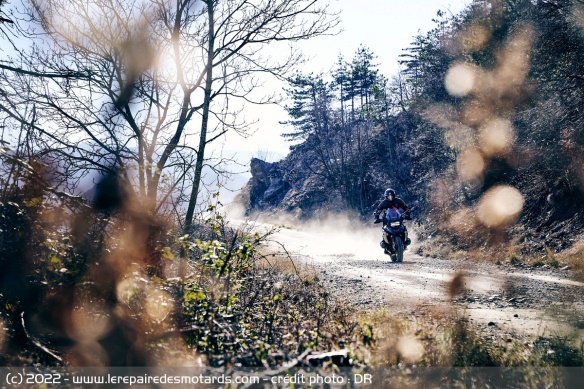 Les Metzeler Tourance Next 2 sont très bons sur route et permettent aussi de s'aventurer