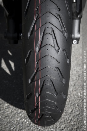 Pneu avant Michelin Road 5