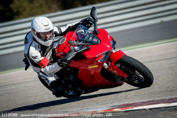 La Ducati Supersport équipée en Michelin Road 5