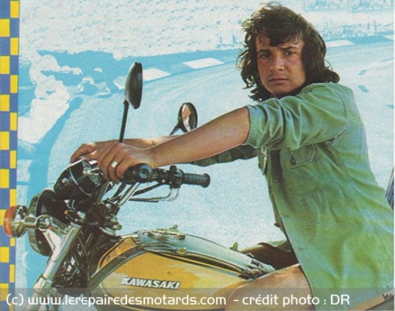 Sardou période 900 Kawa... L'époque du froid aux cordes vocales et des moustiques sur les genoux ! 