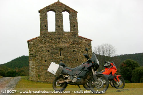Raid off-road hivernal en moto KTM en pays Cathare