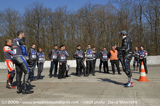 Insctructeur et stagiares journée de roulage