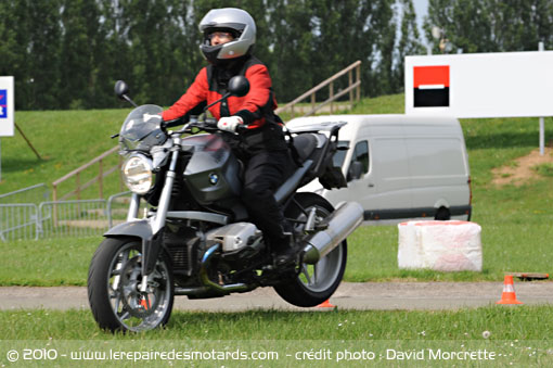 Saut dans l'herbe