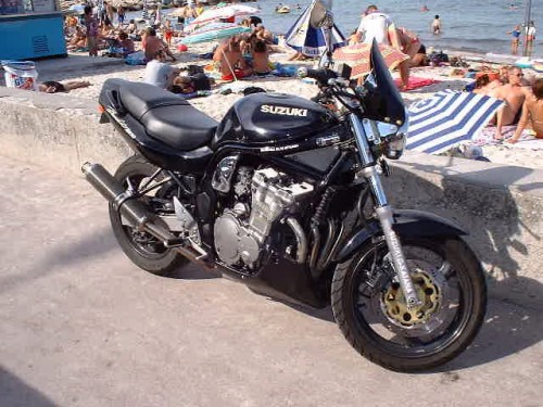 S&eacute;lection aout 2001 : Bandit 600 (c) Cyril