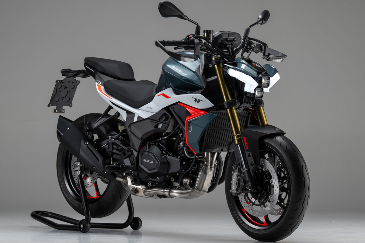 Fiche technique Benelli Tornado Naked Twin 550