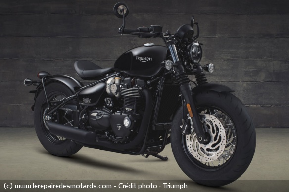 Triumph Bonneville Bobber Black