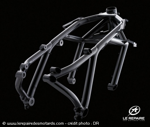 le cadre treillis de la KTM RC8: simple et efficace. 7,5 kg!