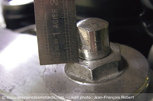 Mesure de la pr&eacute;contrainte du T de fourche