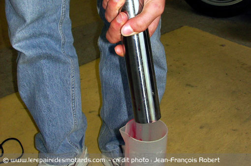 Vider le tube de fourche