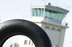 Coupe de pneu d'avion Michelin a technologie NZG