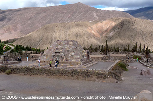 http://www.lerepairedesmotards.com/img/voyages/argentine/argentine-etape6-ruine-tilcara.jpg