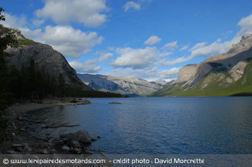 le lac Minnewanka (lac des esprits)