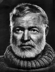 Hemingway (Photo : Yousuf Karsh)