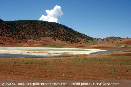 Le lac blanc, en fait il est recouvert de milliers de petites fleurs éphémères !!