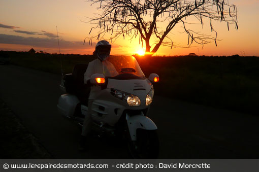 Soleil couchant sur les routes du Mexique