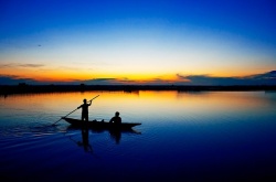 Paysage du crépuscule au Lagune Tam Giang