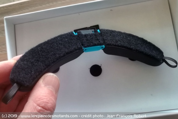 Le Velco apposé sur la caméra Le Velco apposé sur la caméra