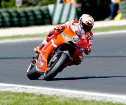 Victoire de Stoner à Phillip Island (c) Photo : MotoGP